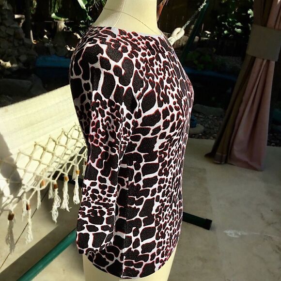 ANIMAL PRINT JOSEPH A BLOUSE SIZE MEDIUM - Picture 3 of 4